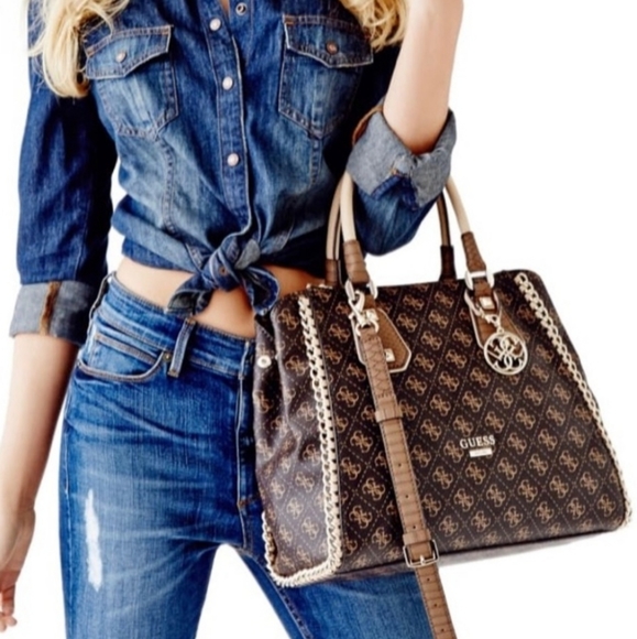 Guess Confidential Chain Handbag/Crossbody - Picture 3 of 17